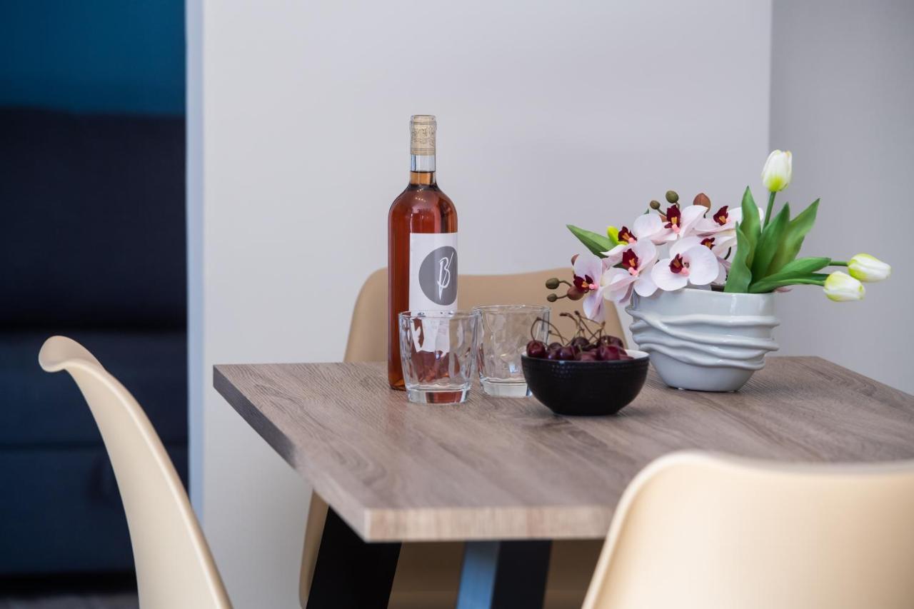 ניקיאנה Blue House Luxury Apartment מראה חיצוני תמונה